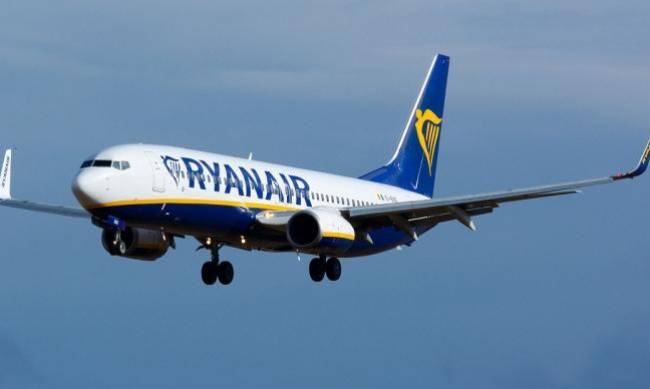 Ryanair объявил о новых сокращениях рейсов в октябре фото