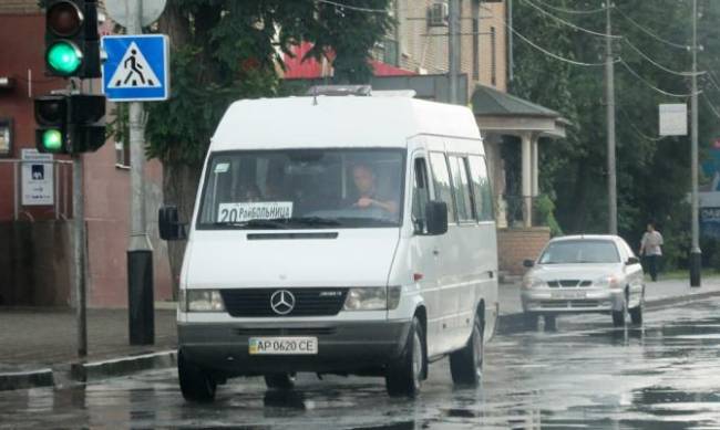 Пациенты жалуются, что в медгородок добраться сложно: добавят ли маршрутки? фото