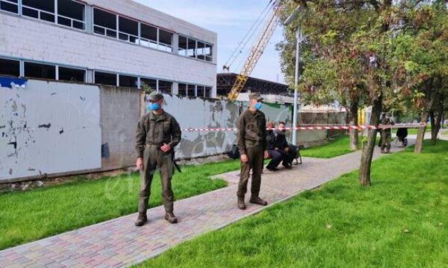 В Запорожской области возле рынка нашли гранату фото