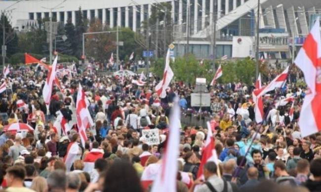 В Минске на протесты вышли около пяти тысяч человек фото