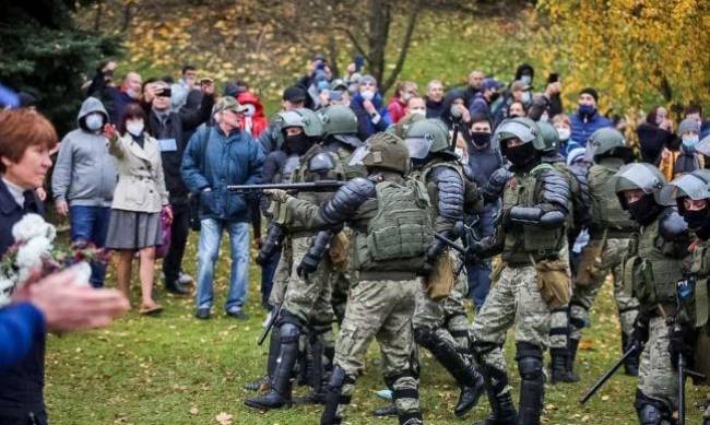 Протесты в Беларуси: известно о более сотни задержанных фото