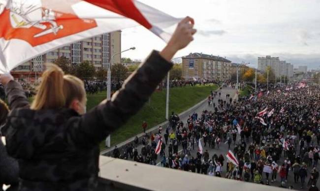 Минск оставили без метро и интернета из-за новых протестов фото