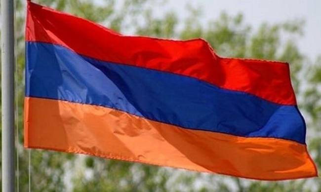 Армяне выкапывают родных из могил, чтобы вывезти их тела из Карабаха фото