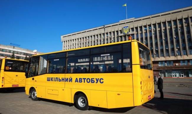 Новобогдановские дети до школы доедут на новом автобусе фото