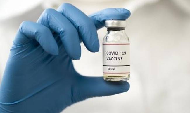 Степанов рассказал, сколько продлится эффект от вакцины против Covid-19 фото