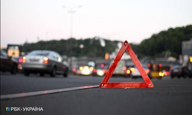 В Харьковской области столкнулись четыре автомобиля, есть пострадавшие фото