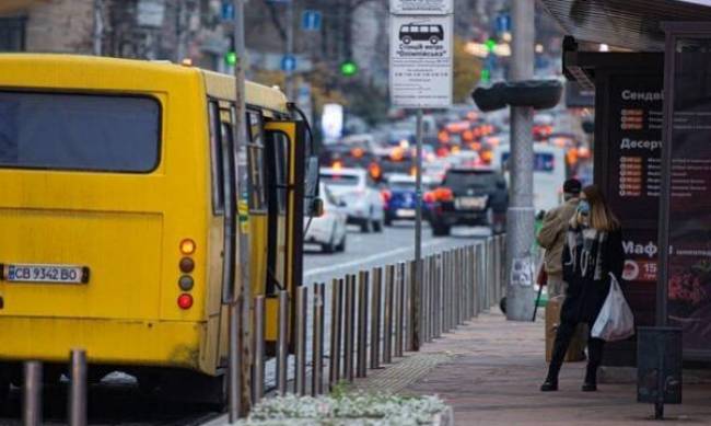 В Кабмине анонсировали серьезные ограничения в работе транспорта при новогоднем локдауне фото