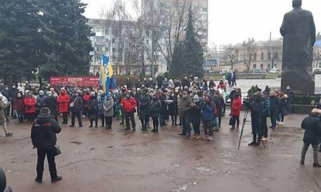 В Житомире вышли на протест предприниматели из-за карантина  фото