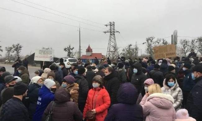 На Полтавщине протестующие перекрыли международную трассу фото