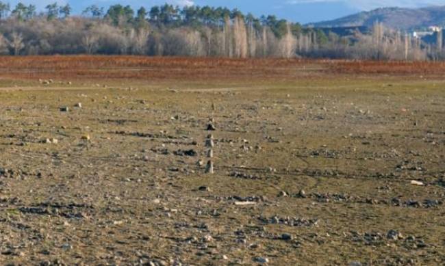 В Крыму пересохло очень важное водохранилище: воды совсем не осталось  фото