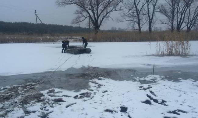 В Полтавской области спасатели достали из реки тела утонувших матери и дочери фото