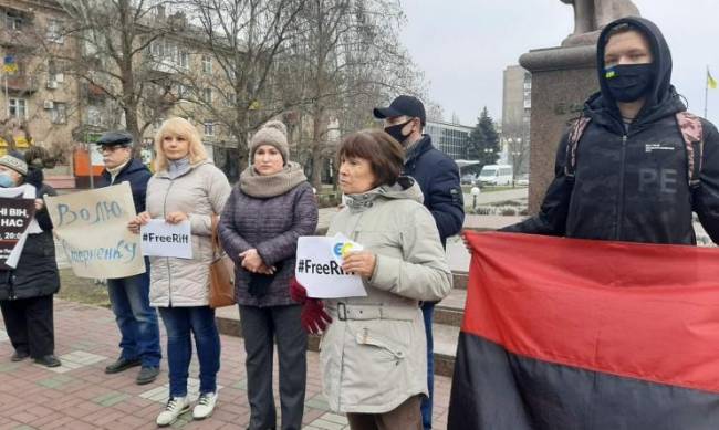 В Мелитополе на митинге поддержали патриотов Украины фото