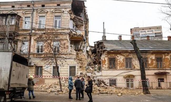 В Одессе обрушился жилой дом-памятник архитектуры фото