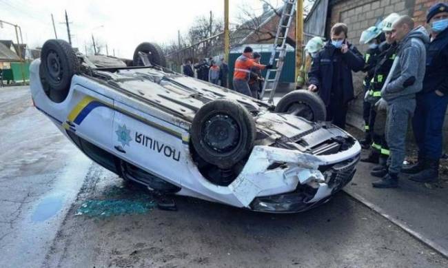 В Запорожье полиция прокомментировала ДТП с машиной патрульных фото