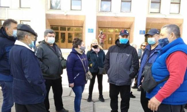 В Полтаве предприниматели протестуют против закрытия вещевых рынков на карантин  фото