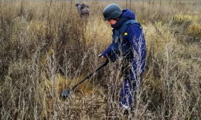 На Донбассе подорвался автомобиль. Трое бойцов ВСУ получили ранения, один погиб фото