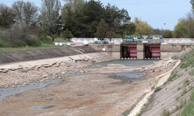 В РФ заявили, что могут обеспечить Крым водой без поставок из Украины фото