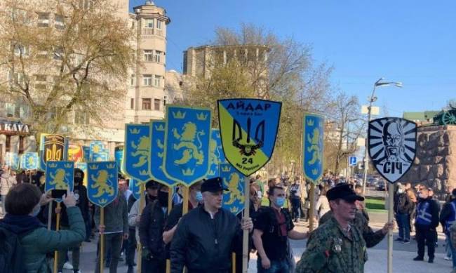 Прокуратура не сообщала никому о подозрении из-за марша в честь дивизии СС Галичина в Киеве фото