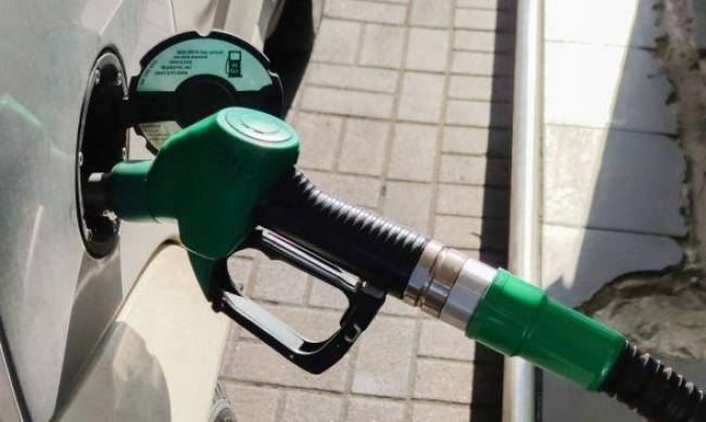 В Украине ввели госрегурирование цен на бензин и дизельное топливо фото