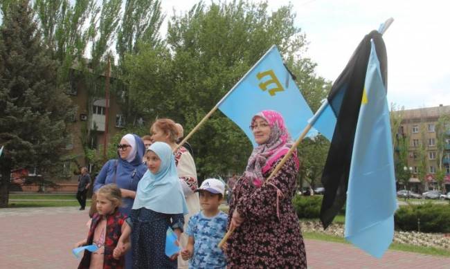 Печальную дату депортации крымских татар отметили митингом  фото