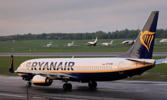 Пассажир Ryanair раскрыл подробности принудительной посадки самолета с бомбой в Минске фото