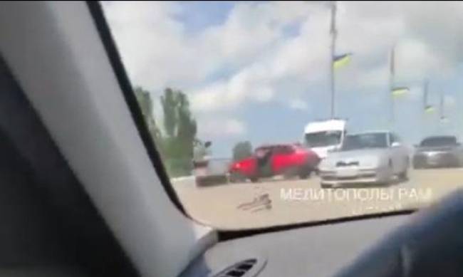 На мосту на Новый Мелитополь произошло серьезное ДТП  фото