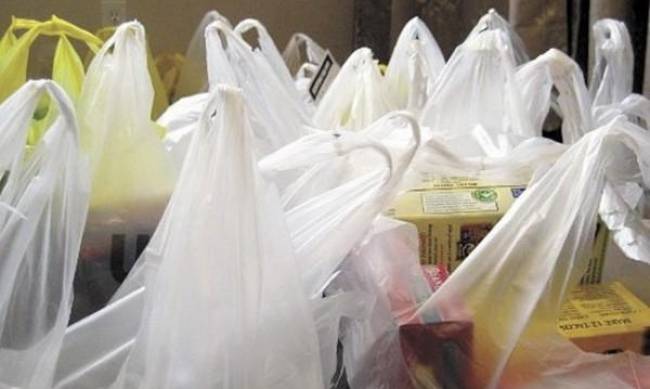 Рада запретила использование пластиковых пакетов - закон приняли фото