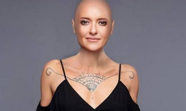 Абсолютно лысая и с татуировкой: Могилевская шокировала сеть новым образом фото