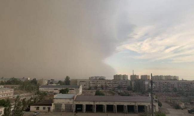 На Россию обрушилась мощная пыльная буря - ВИДЕО фото