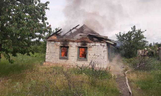 В Пологах сгорел частный дом  фото