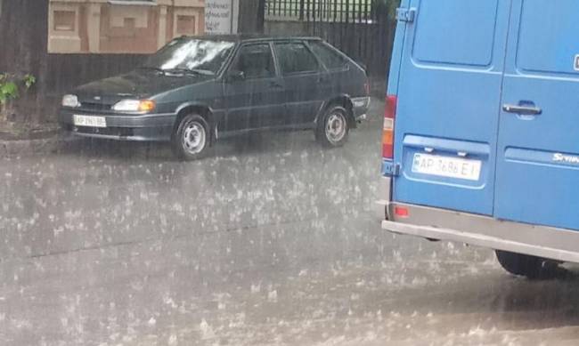 На Мелитополь рухнуло две декадные нормы дождя фото