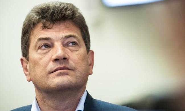 Запорожский мэр лидирует по зарплатам в Украине среди коллег фото