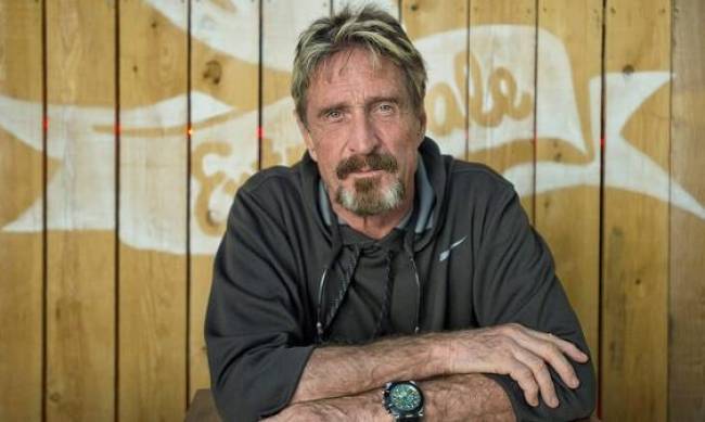 Основатель McAfee покончил с собой в тюрьме: не хотел выдачи в США фото