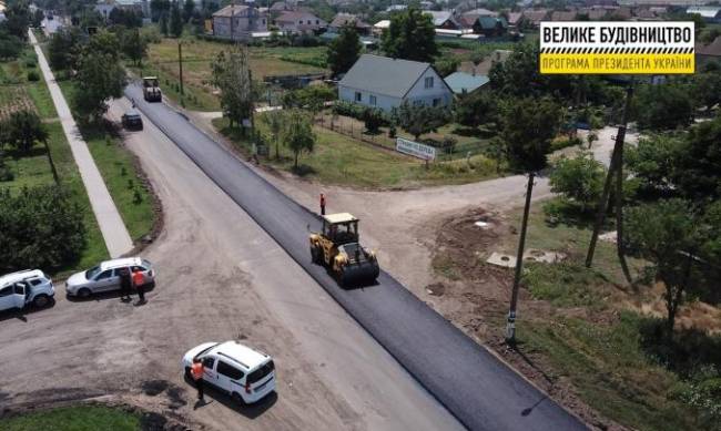 Трассу на Кирилловку строят ударными темпами: сколько уже сделано  фото