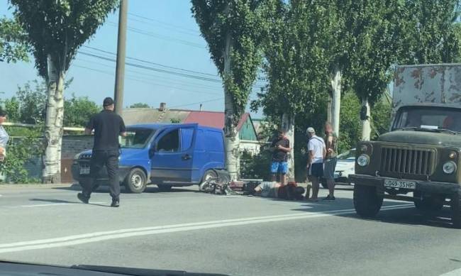 Мотоциклист попал в аварию в Мелитополе  фото