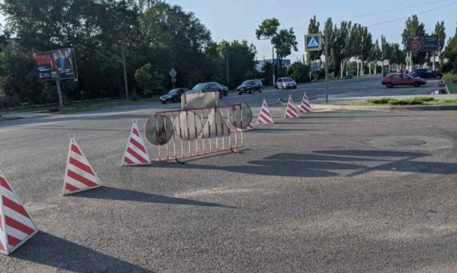 В Мелитополе перекрыта оживленная дорога  фото