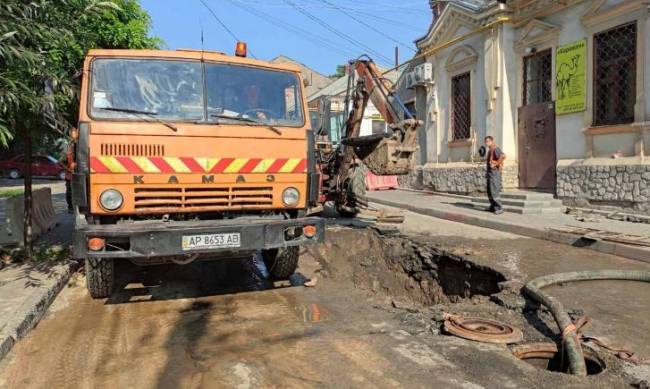 Спуск к рынку по ул. Университетской закрыт – работает техника фото