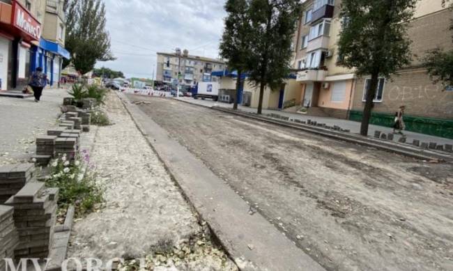 Ради дороги в Мелитополе снова уничтожают деревья фото