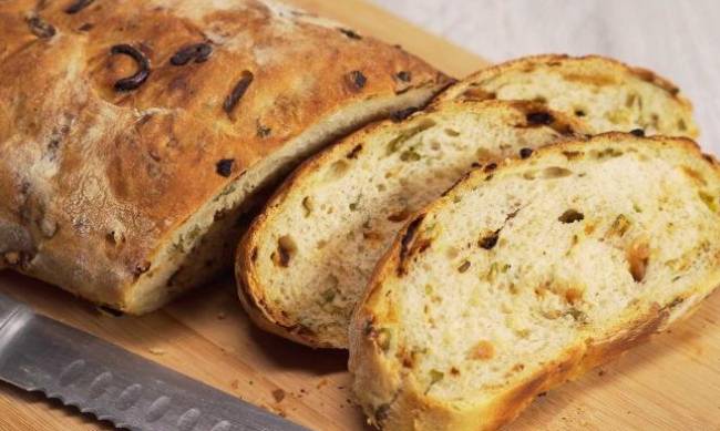 Рецепт дня: хлеб с жареным луком фото