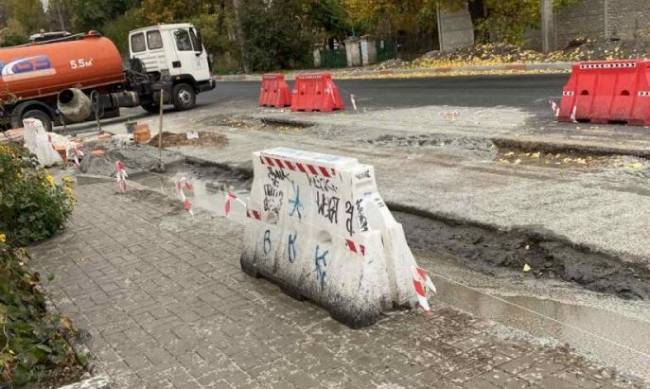 Внимание, объезд: во дворы в нижней части города не заедешь фото