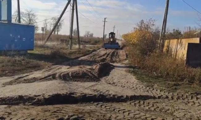 До чего техника дошла: в Мелитополе прогрейдировали улицы  фото