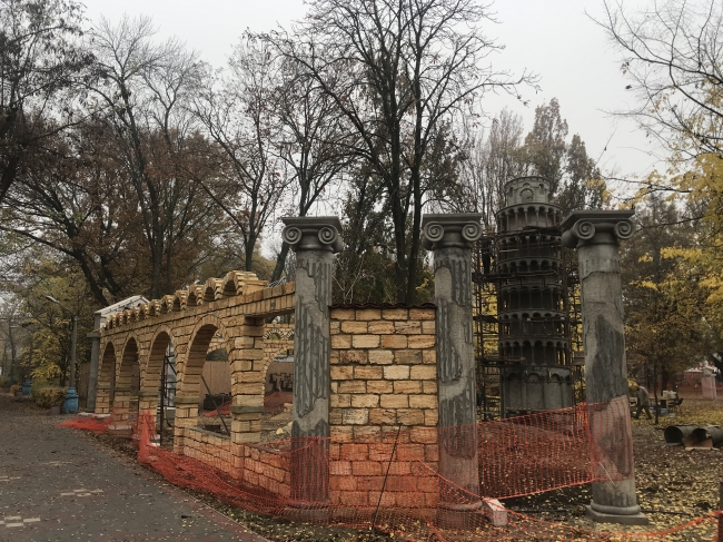 В Мелитополе на Итальянской площади появились новые объекты фото