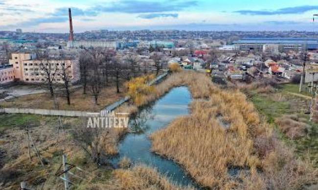 В Мелитополе нашли тело на берегу водоема фото