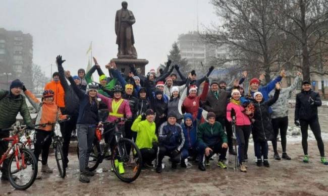 Мелитопольцы бежали сухой забег под дождем  фото