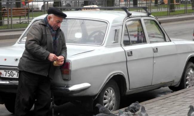 В Мелитополе полиция стала обращать внимание на таксистов-бордюрщиков фото