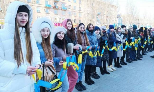 День Соборности: в Мелитополе создали Ланцюг Єднання (фото, видео) фото