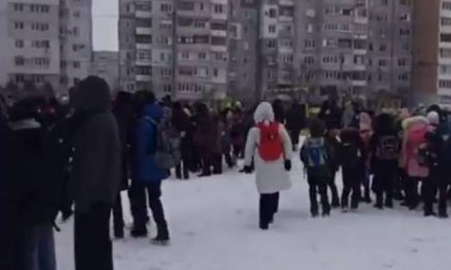 В Запорожье снова заминировали школы: стало известно как это делают фото