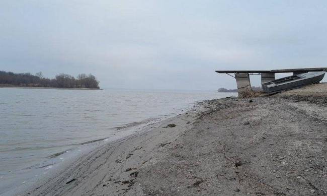 Рівень води в Каховському водосховищі нижчий за «мертву точку» фото