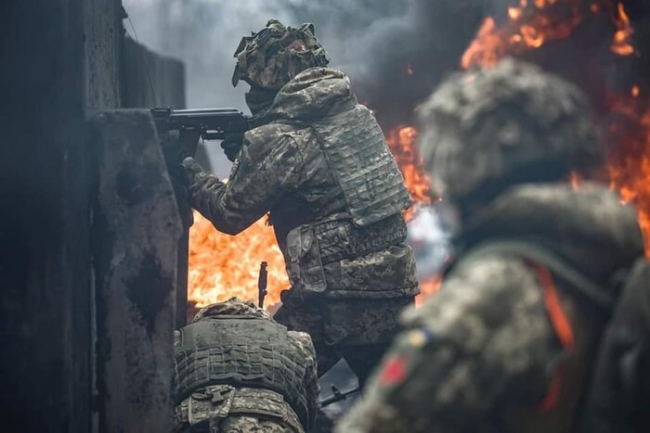 Ворог вдарив по мирним районам: наслідки прильотів фото