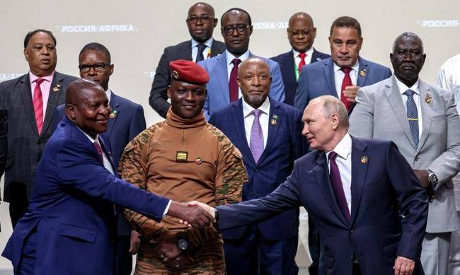 Саміт Росія – Африка став спробою Путіна вийти з ізоляції - ВІДЕО фото